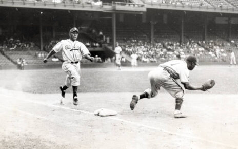 Henry Kimbro legging out a grounder for the Baltimore Elite Giants.