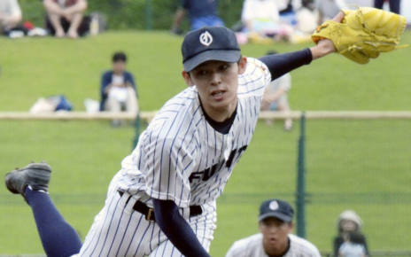 Roki Sasaki pitching for his High School team.