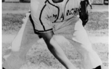 Chet Brewer with the Kansas City Monarchs