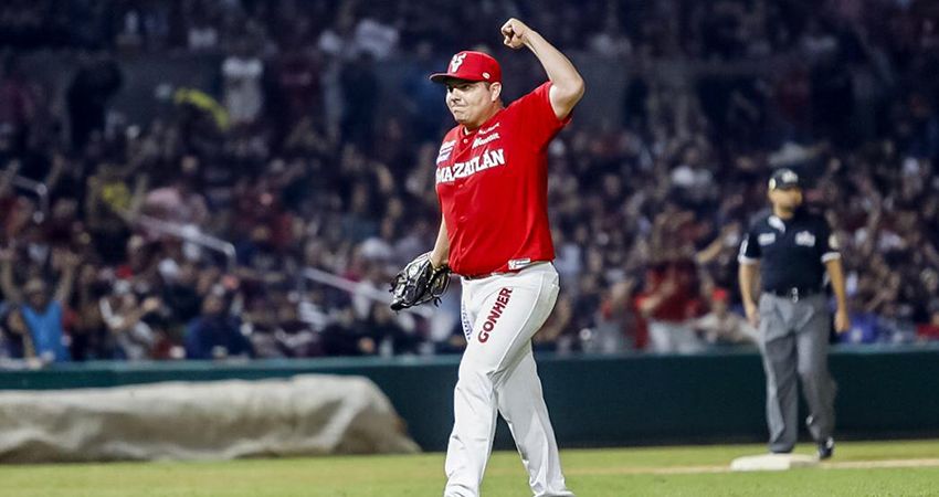 Juan Pablo Oramas celebrates after a strikeout in game 3 of the 2019-2020 LMP finals