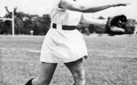 Helen Nicol with the Rockford Peaches